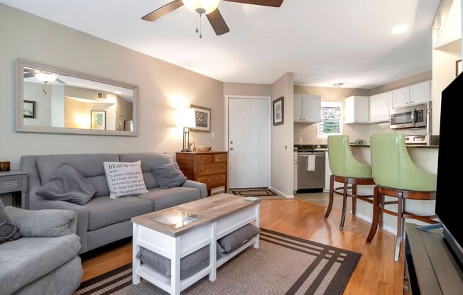 1 bed, 1 bath, $1,595, Unit UNIT 803