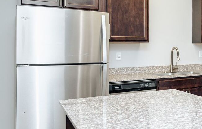 2 beds, 2 baths, 1,008 sqft, $1,730, Unit 232