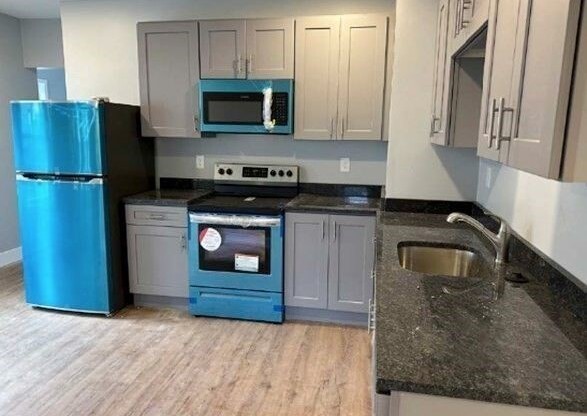 3 beds, 1 bath, 1,390 sqft, $2,500, Unit 1