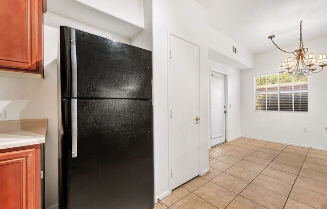 3 beds, 2 baths, $1,600, Unit # 176