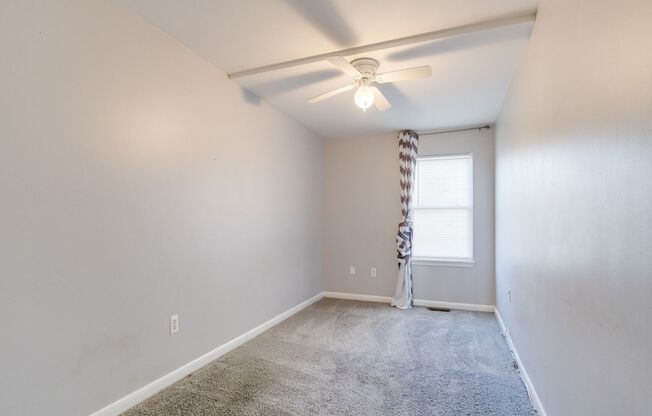 2 beds, 1 bath, $1,600