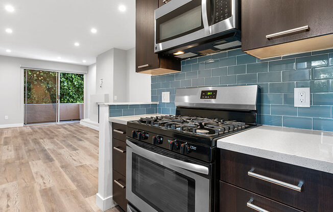 Welcome to South Hayworth Lofts