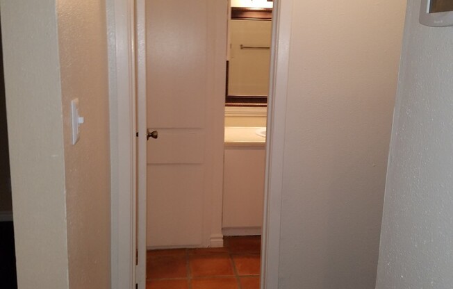 1 bed, 1 bath, 714 sqft, $840, Unit *604
