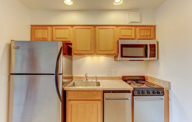 1 bed, 1 bath, 712 sqft, $1,600, Unit 9/004