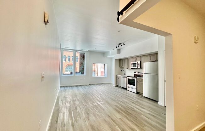 1 bed, 1 bath, 545 sqft, $1,560, Unit 212