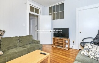 125 SAINT BOTOLPH ST
