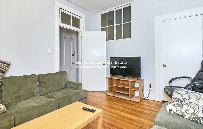 125 SAINT BOTOLPH ST