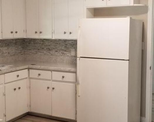 3 beds, 2 baths, $1,200