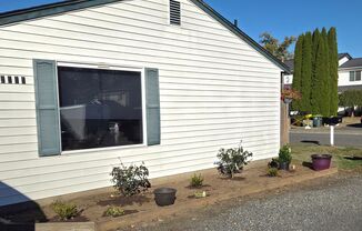 Two Bedroom One Bathroom Duplex For Rent in Bellingham