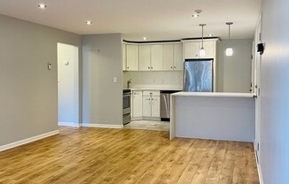 1 bed, 1 bath, 700 sqft, $1,950, Unit 8