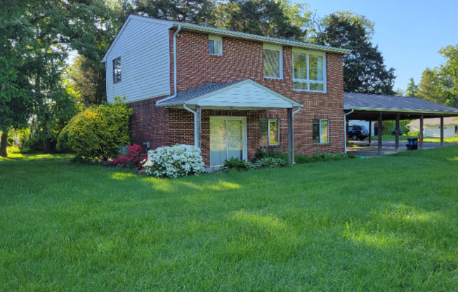 211 MAPLE AVE