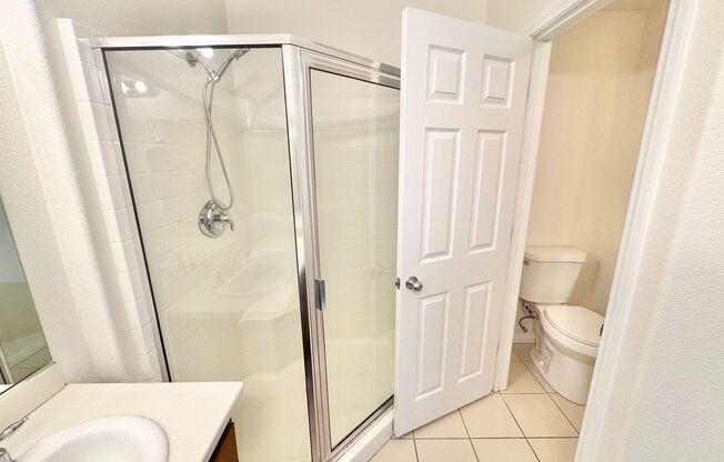 3 beds, 2 baths, $1,565, Unit Bldg K5