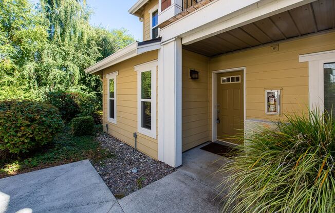 Fabulous Lakemont 2 Bed Condo for Lease!