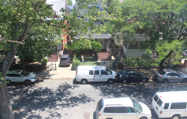 310 E 4 ST