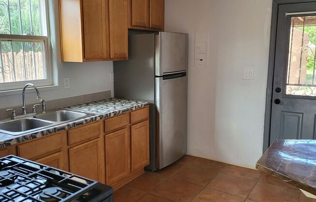 NOB HILL 2 Bedroom 1 Bath 828/sf