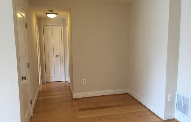1 bed, 1 bath, 600 sqft, $4,000, Unit 0725