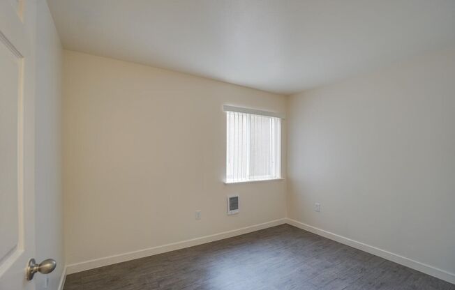 2 beds, 2 baths, 839 sqft, $1,845, Unit 25*