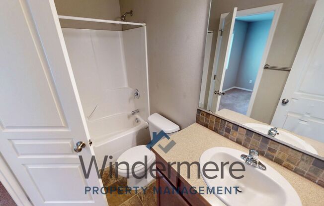 3 beds, 2 baths, 1,064 sqft, $1,695, Unit chin207-1