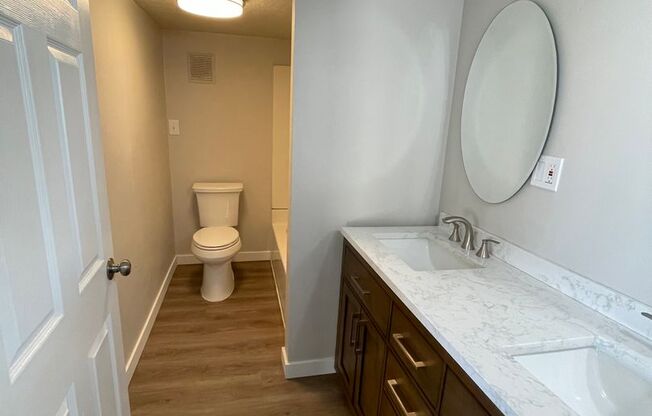 Newly remodeled 1bd/1b near shopping and restaurants!