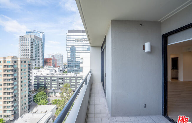 2 beds, 2 baths, 1,621 sqft, $4,800, Unit 1509