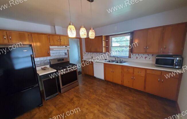 3 beds, 1 bath, $1,795