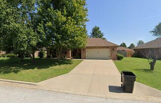 Spacious home in Ozark North schools