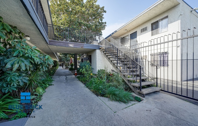 8204 LANGDON AVE