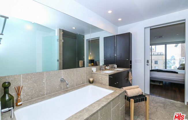 2 beds, 2.5 baths, 1,700 sqft, $5,250, Unit 10N