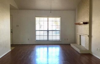 1402 BANDERA DR