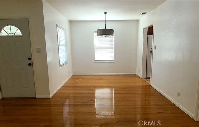 3 beds, 1 bath, 1,199 sqft, $3,700