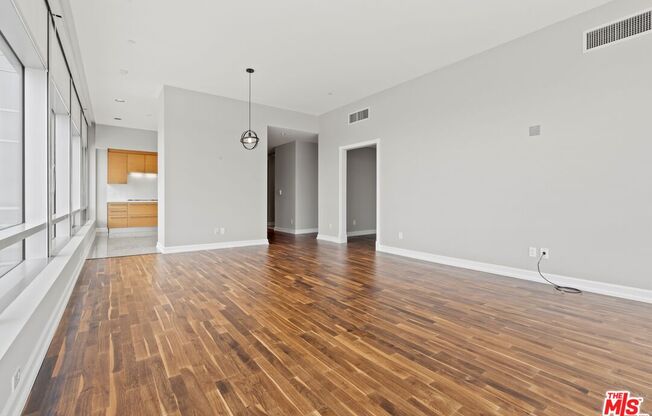 2 beds, 3 baths, 1,870 sqft, $8,250, Unit 28B