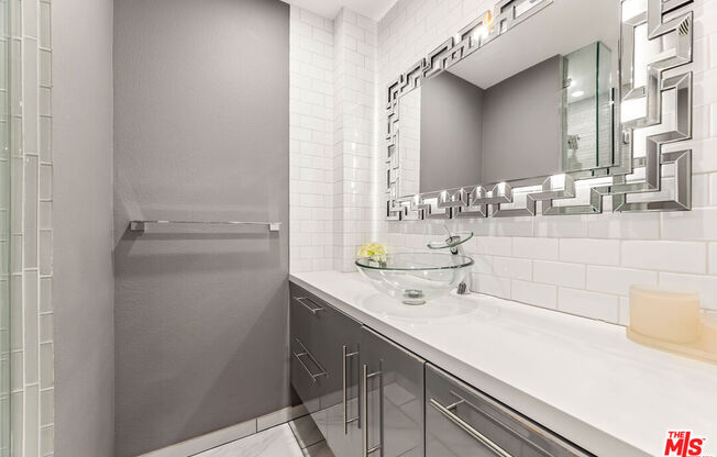 1 bed, 2 baths, 1,076 sqft, $3,750, Unit 1103