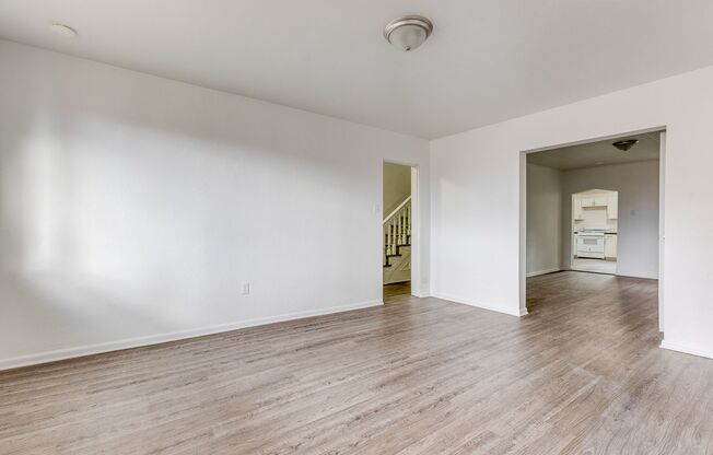 Available NOW- Charming 4 Bedroom 1.5 bath Townhouse in the Heart of Mt. Oliver!