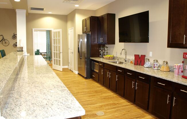 1 bed, 1 bath, $1,595, Unit 900-103