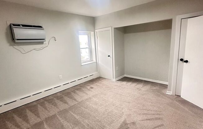 2 beds, 1 bath, $1,195