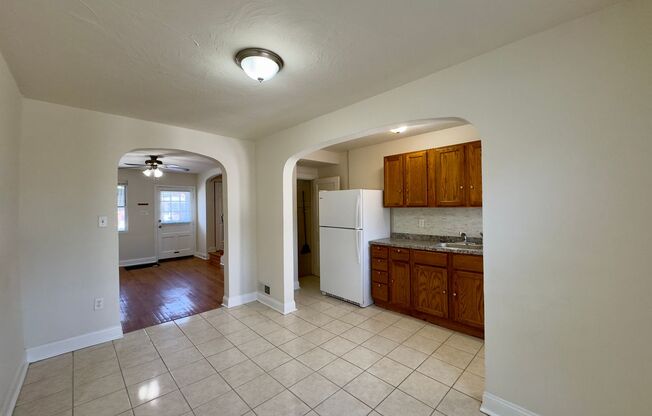 Charming 2 Bedroom/1 Bathroom Townhome in Medford!