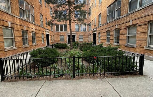 1 bed, 1 bath, $1,350