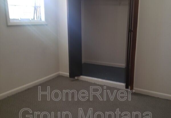 221 W FRONT ST