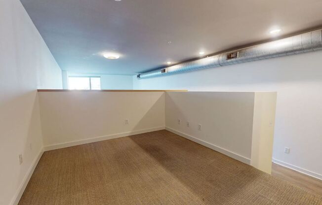 1 BEDROOM / 1 BATHROOM LOFT - SAN DIEGO (DOWN TOWN)