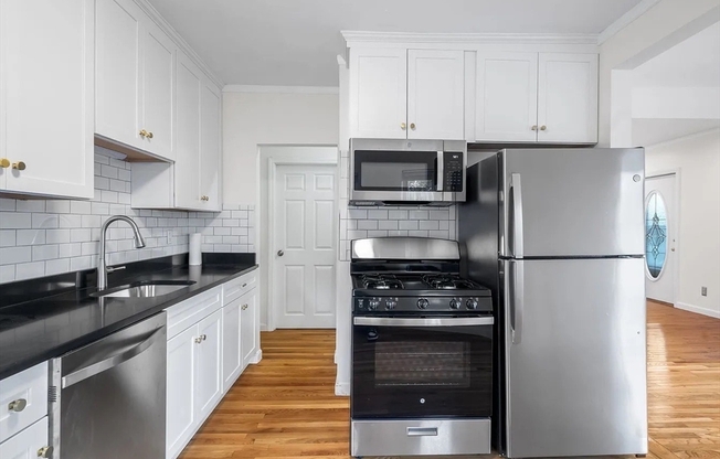 28 HANCOCK ST