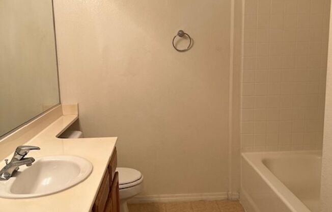 2 beds, 2 baths, $1,900, Unit # 203