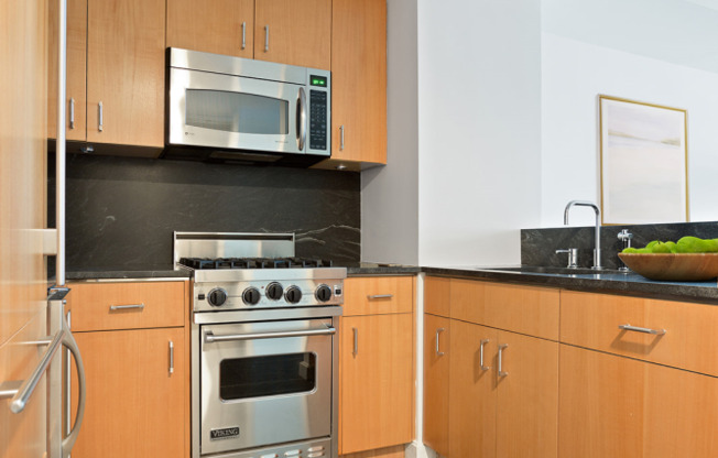 1 bed, 1 bath, 738 sqft, $4,888, Unit 14E