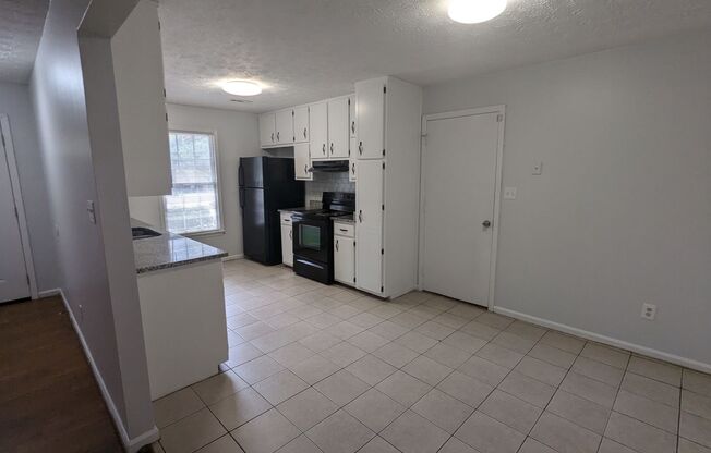 3 beds, 2 baths, $1,599