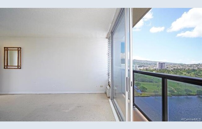 444 Nahua in Waikiki with 2 parking
