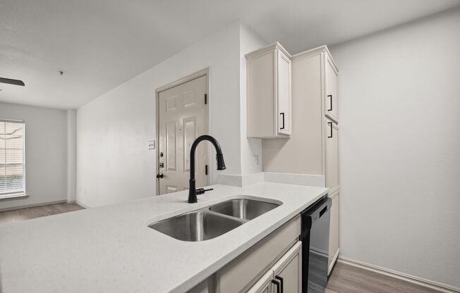 2 beds, 2 baths, $1,425, Unit 1208