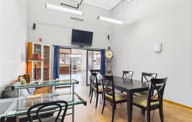 1005 35 AVE