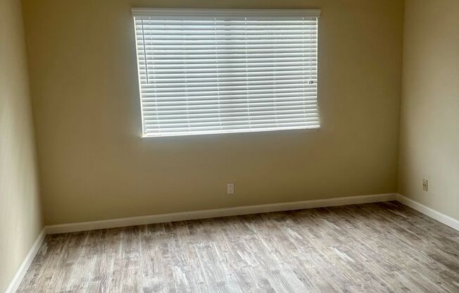 Colonial House South