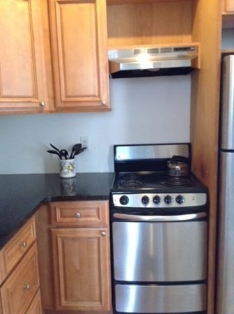 Studio, 1 bath, 300 sqft, $2,350, Unit 4