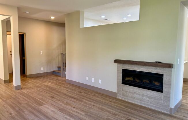 Remodeled and Comfortable Townhome