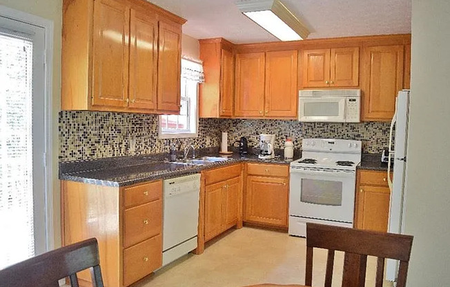 Spacious 3-Bedroom Home with Huge Daylight Basement in Commerce, GA